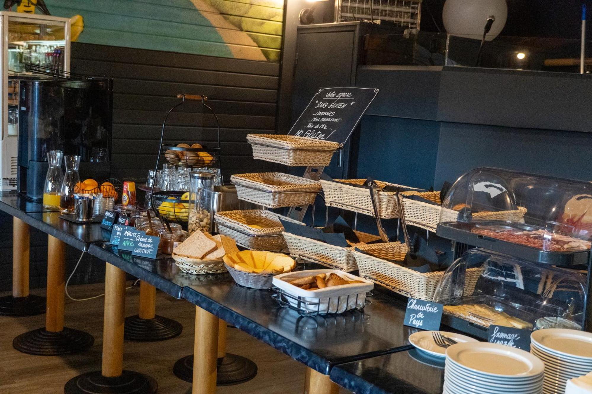 Cit'Hotel Restaurant Du Bowling De ミヨー エクステリア 写真